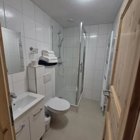 Am Lindenbaum 3* סבניץ