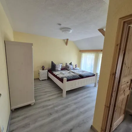 Am Lindenbaum Bed & Breakfast