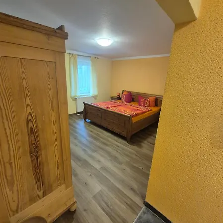 Am Lindenbaum 3* Sebnitz