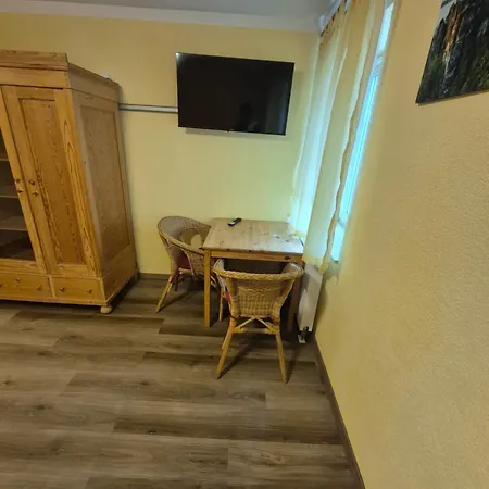 Am Lindenbaum Bed & Breakfast 3*